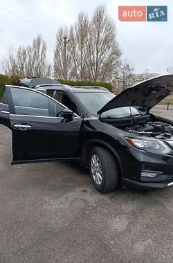 Внедорожник / Кроссовер Nissan Rogue 2019 в Змиеве