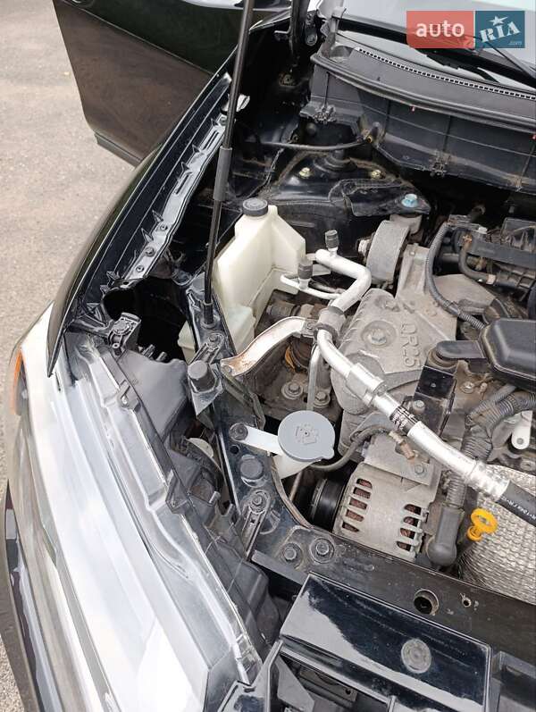 Внедорожник / Кроссовер Nissan Rogue 2019 в Змиеве