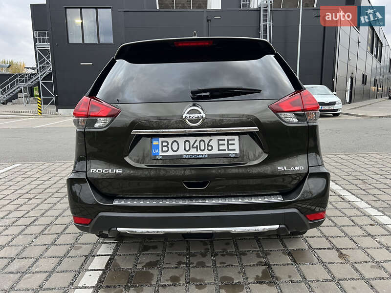 Внедорожник / Кроссовер Nissan Rogue 2017 в Тернополе