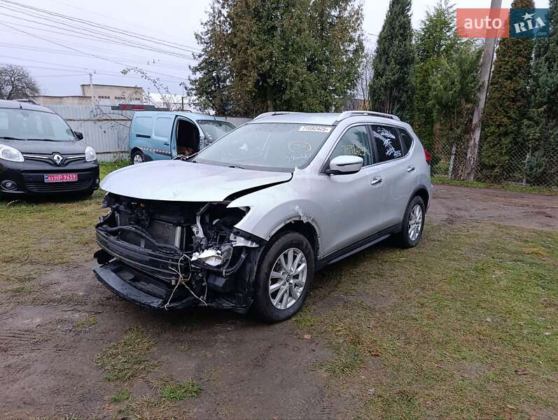 Внедорожник / Кроссовер Nissan Rogue 2017 в Луцке