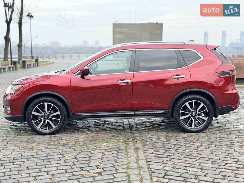 Внедорожник / Кроссовер Nissan Rogue 2018 в Киеве