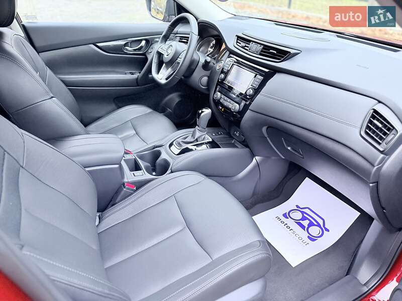 Внедорожник / Кроссовер Nissan Rogue 2018 в Киеве