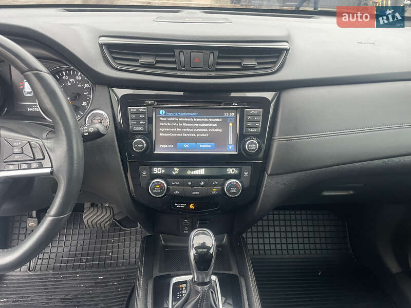 Внедорожник / Кроссовер Nissan Rogue 2017 в Лубнах