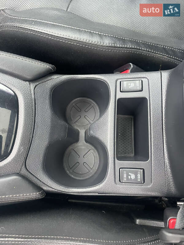 Внедорожник / Кроссовер Nissan Rogue 2017 в Лубнах