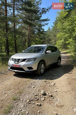 Внедорожник / Кроссовер Nissan Rogue 2015 в Киеве