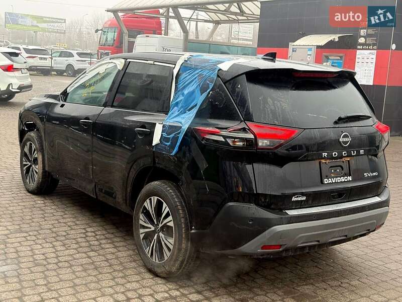 Внедорожник / Кроссовер Nissan Rogue 2023 в Львове