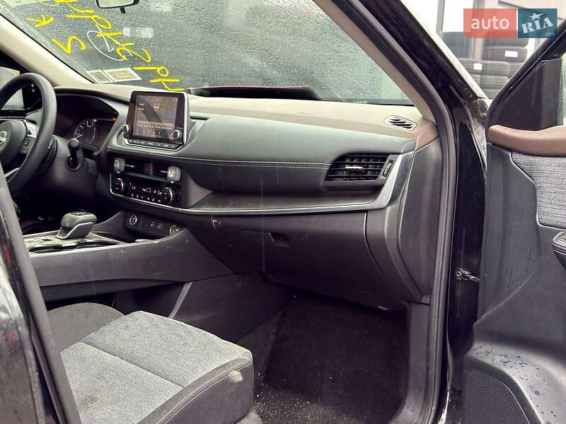 Внедорожник / Кроссовер Nissan Rogue 2023 в Львове