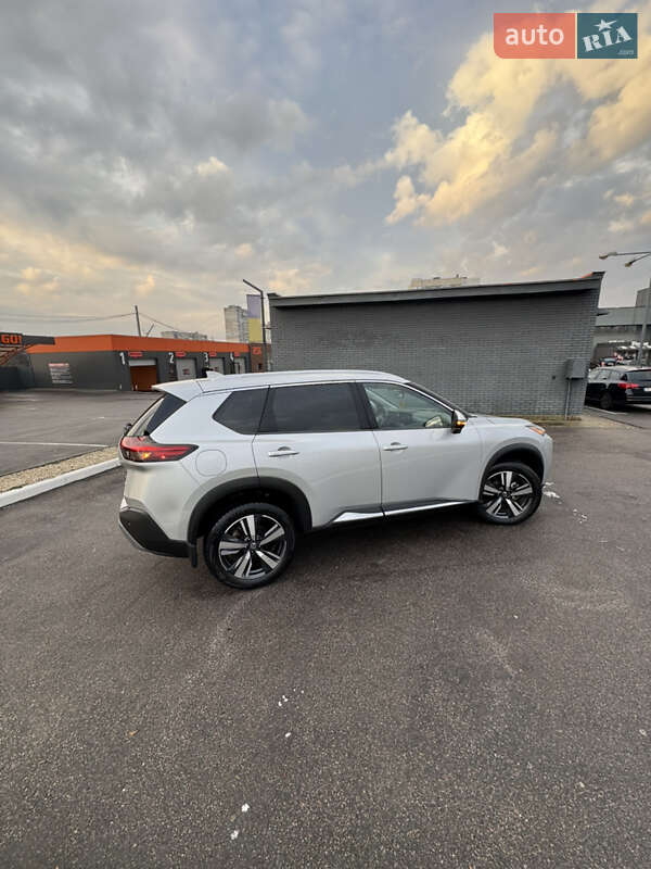 Внедорожник / Кроссовер Nissan Rogue 2021 в Харькове