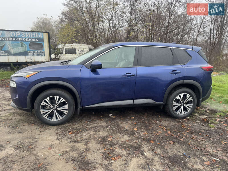 Внедорожник / Кроссовер Nissan Rogue 2021 в Киеве