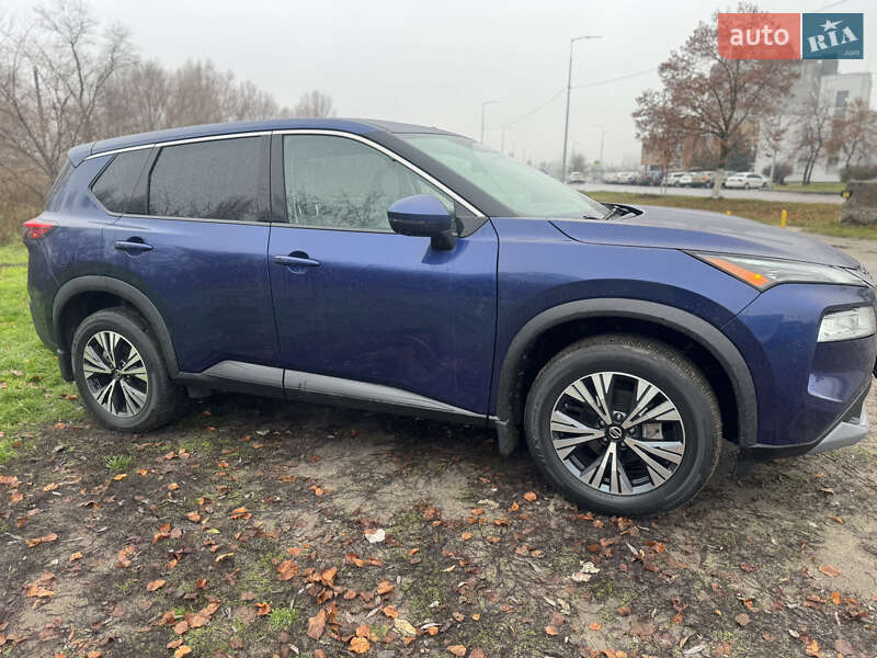 Внедорожник / Кроссовер Nissan Rogue 2021 в Киеве