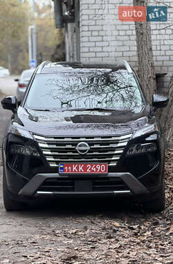 Позашляховик / Кросовер Nissan Rogue 2024 в Києві
