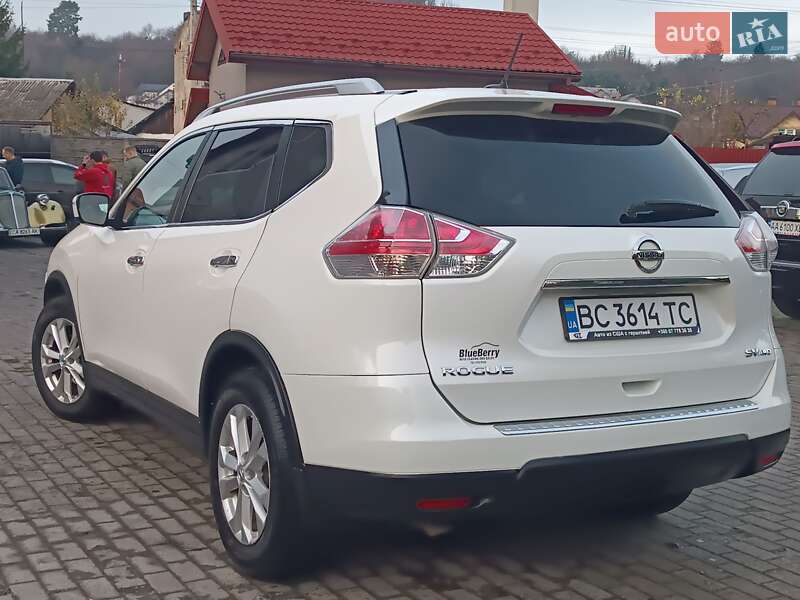 Внедорожник / Кроссовер Nissan Rogue 2016 в Львове