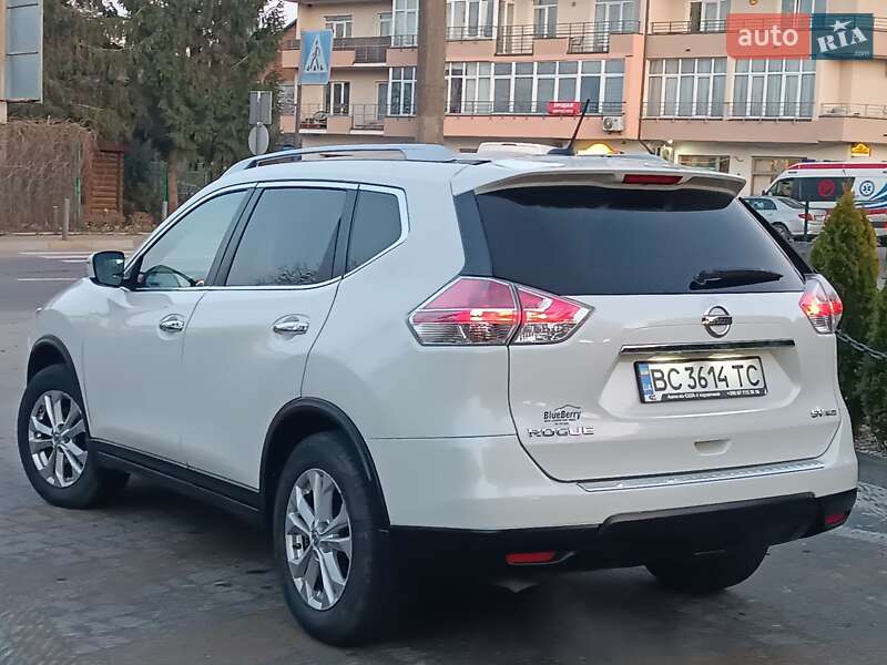 Внедорожник / Кроссовер Nissan Rogue 2016 в Львове