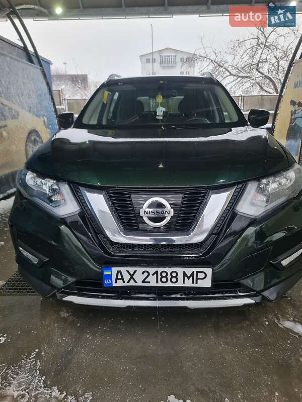 Внедорожник / Кроссовер Nissan Rogue 2018 в Львове
