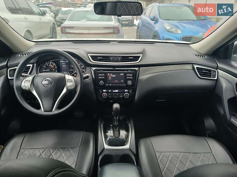 Внедорожник / Кроссовер Nissan Rogue 2016 в Львове