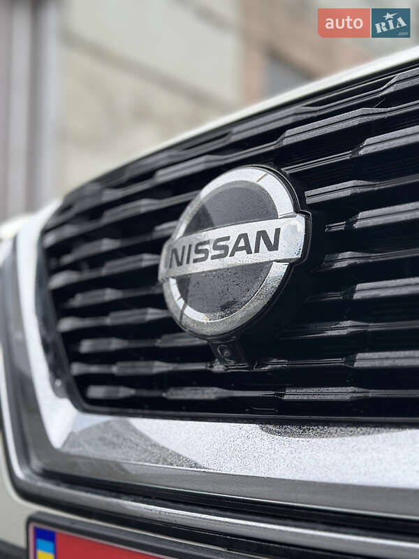 Внедорожник / Кроссовер Nissan Rogue 2021 в Киеве