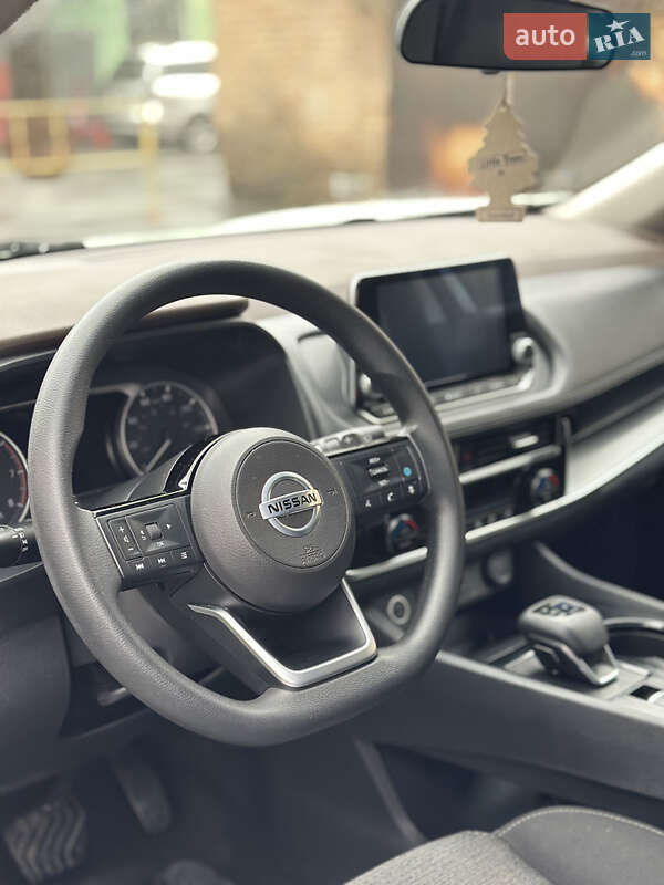 Внедорожник / Кроссовер Nissan Rogue 2021 в Киеве