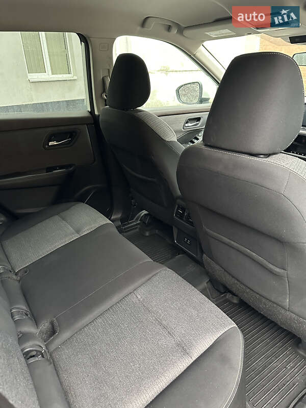 Внедорожник / Кроссовер Nissan Rogue 2021 в Киеве