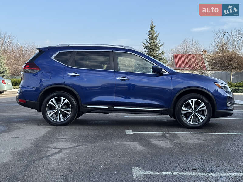 Внедорожник / Кроссовер Nissan Rogue 2018 в Полтаве
