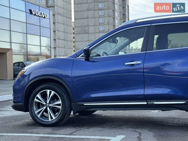 Внедорожник / Кроссовер Nissan Rogue 2018 в Полтаве