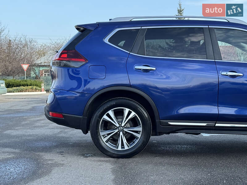 Внедорожник / Кроссовер Nissan Rogue 2018 в Полтаве