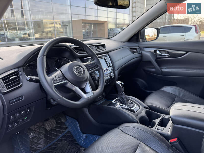Внедорожник / Кроссовер Nissan Rogue 2018 в Полтаве