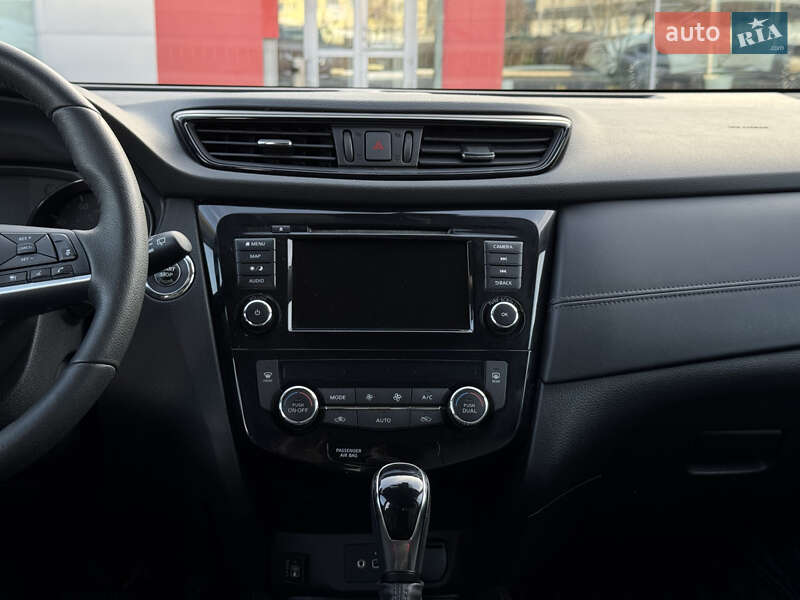 Внедорожник / Кроссовер Nissan Rogue 2018 в Полтаве