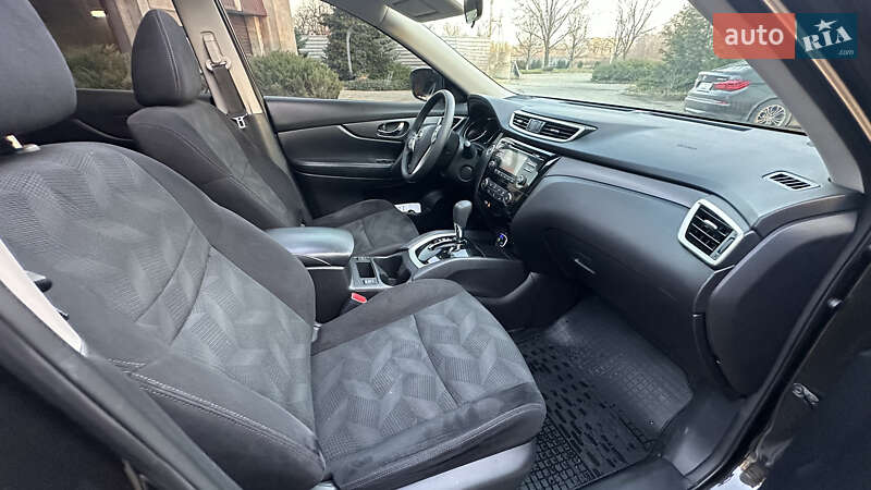 Позашляховик / Кросовер Nissan Rogue 2016 в Павлограді