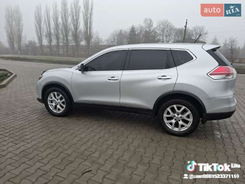 Внедорожник / Кроссовер Nissan Rogue 2015 в Врадиевке