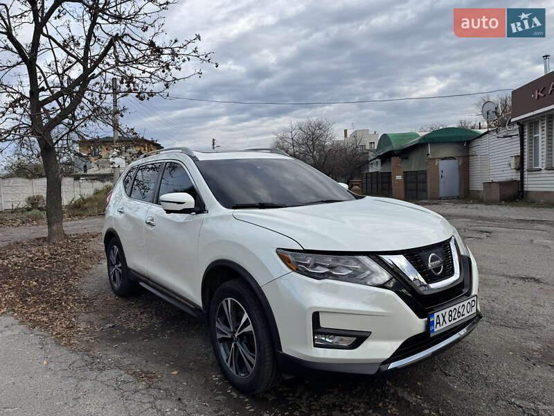 Внедорожник / Кроссовер Nissan Rogue 2017 в Харькове