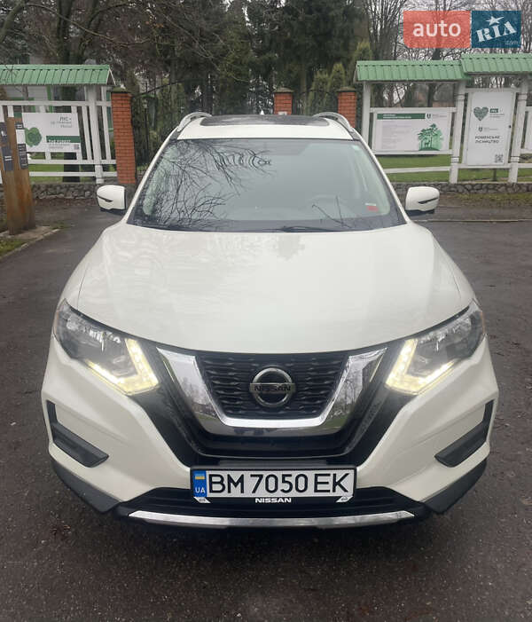 Внедорожник / Кроссовер Nissan Rogue 2018 в Ромнах