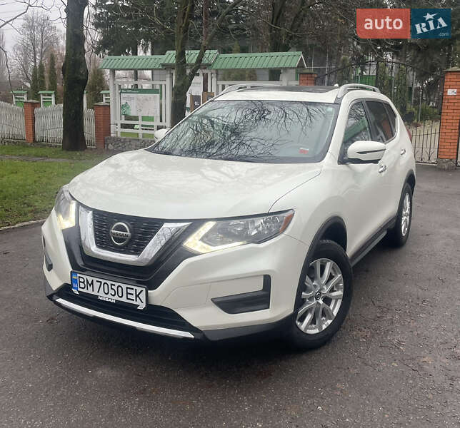 Внедорожник / Кроссовер Nissan Rogue 2018 в Ромнах