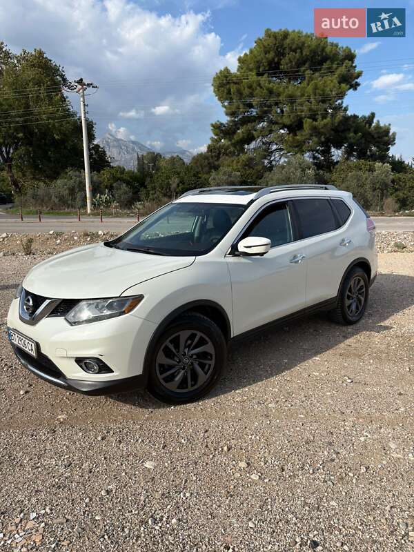 Позашляховик / Кросовер Nissan Rogue 2015 в Луцьку