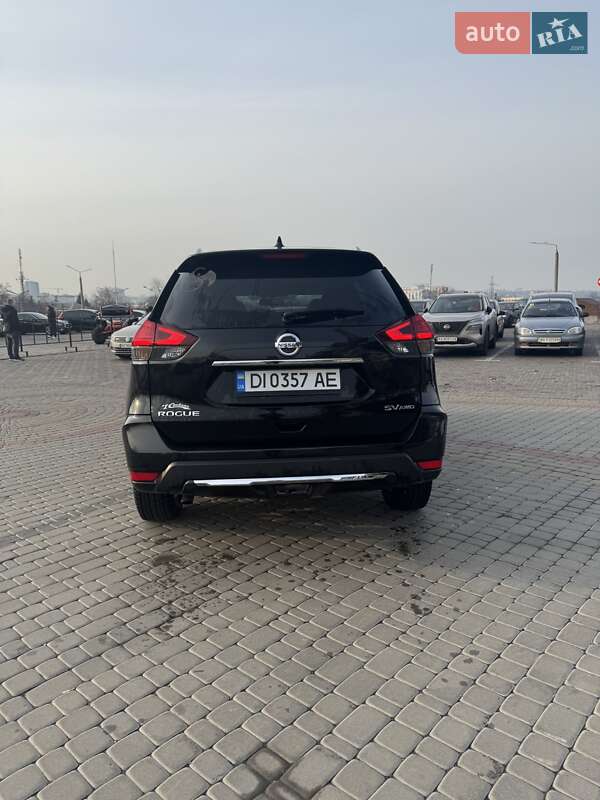 Внедорожник / Кроссовер Nissan Rogue 2017 в Харькове