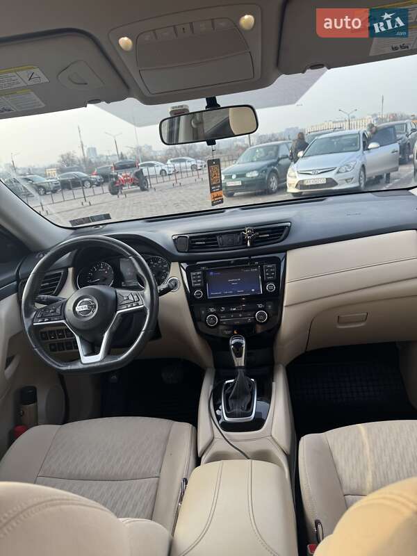 Внедорожник / Кроссовер Nissan Rogue 2017 в Харькове