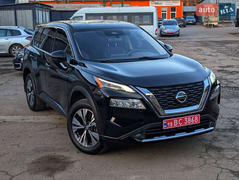 Внедорожник / Кроссовер Nissan Rogue 2021 в Ровно