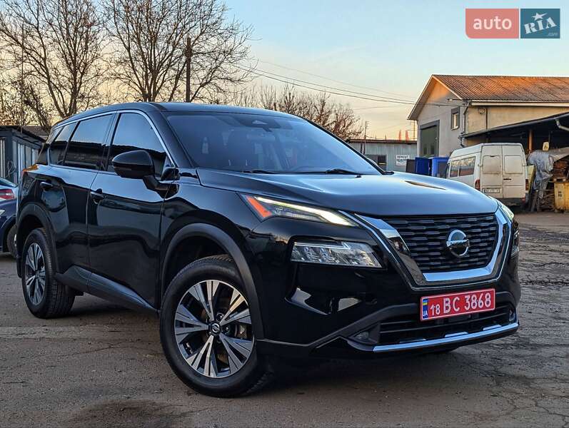 Внедорожник / Кроссовер Nissan Rogue 2021 в Ровно