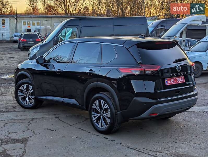 Внедорожник / Кроссовер Nissan Rogue 2021 в Ровно