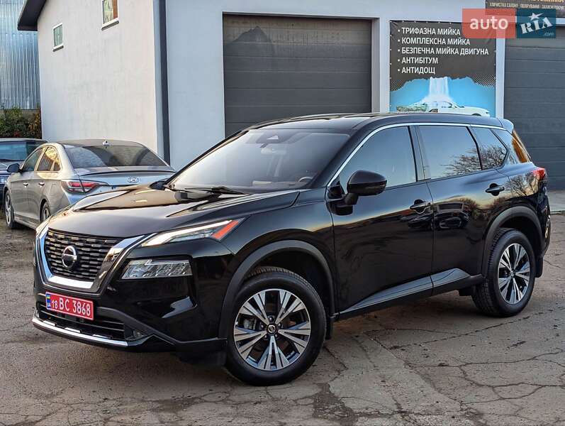 Внедорожник / Кроссовер Nissan Rogue 2021 в Ровно