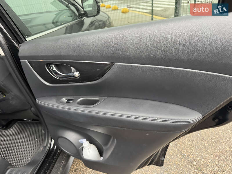 Внедорожник / Кроссовер Nissan Rogue 2018 в Киеве