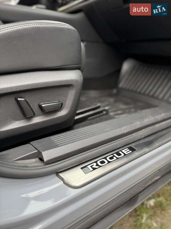 Позашляховик / Кросовер Nissan Rogue 2020 в Славуті
