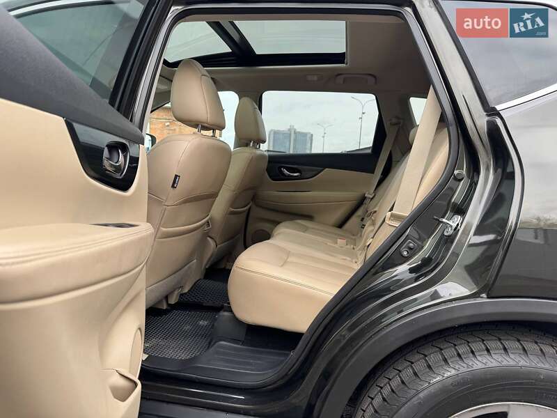 Внедорожник / Кроссовер Nissan Rogue 2015 в Киеве