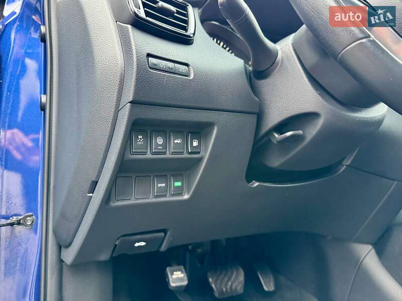 Внедорожник / Кроссовер Nissan Rogue 2019 в Киеве