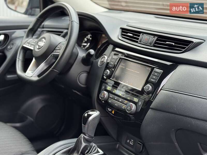 Внедорожник / Кроссовер Nissan Rogue 2019 в Киеве
