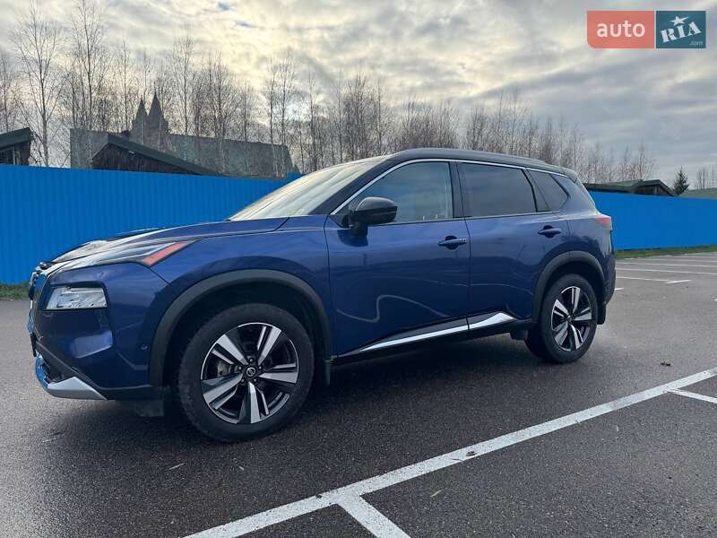 Внедорожник / Кроссовер Nissan Rogue 2021 в Киеве