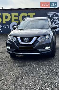 Внедорожник / Кроссовер Nissan Rogue 2017 в Харькове