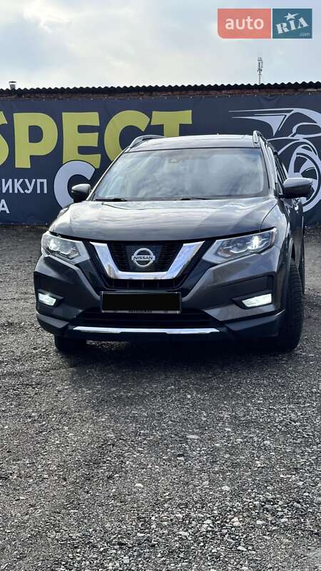 Внедорожник / Кроссовер Nissan Rogue 2017 в Харькове