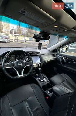 Внедорожник / Кроссовер Nissan Rogue 2017 в Харькове