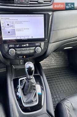 Внедорожник / Кроссовер Nissan Rogue 2017 в Харькове