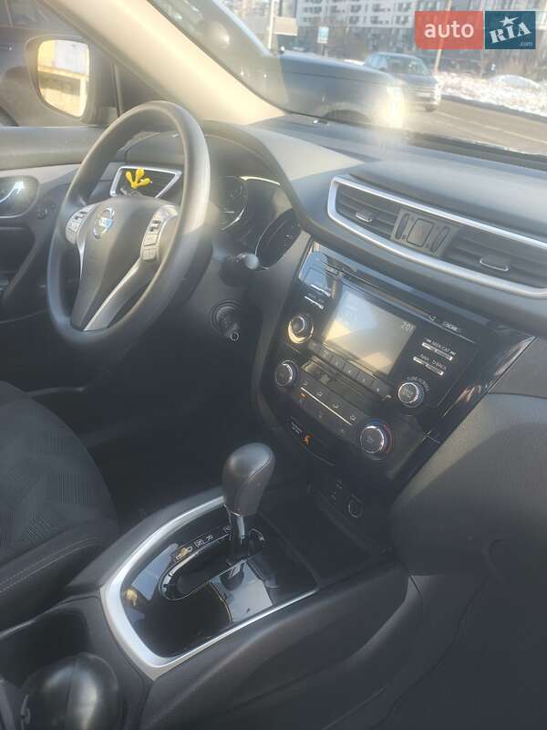 Внедорожник / Кроссовер Nissan Rogue 2016 в Львове